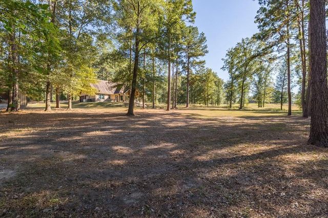 924 Cr 471, Etoile, TX 75944