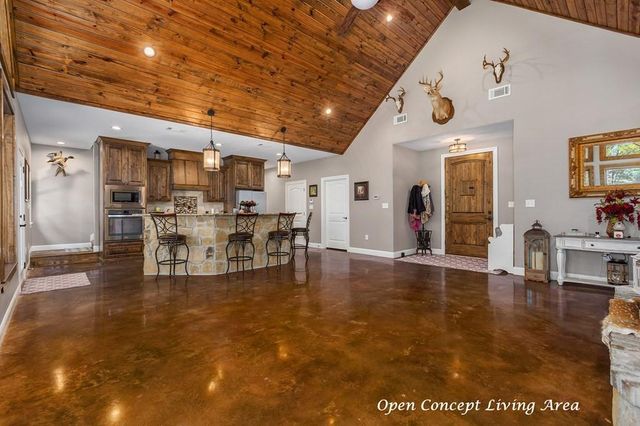 924 Cr 471, Etoile, TX 75944