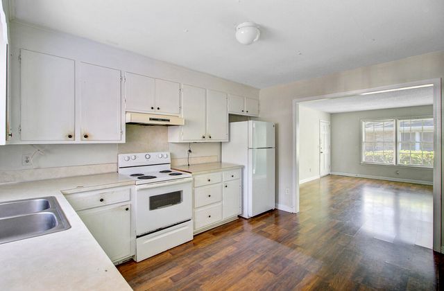 1751 Pinckney Park Drive, Charleston, SC 29407