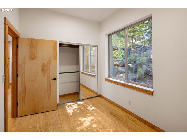 31 MARLBORO Ln, Eugene, OR 97405