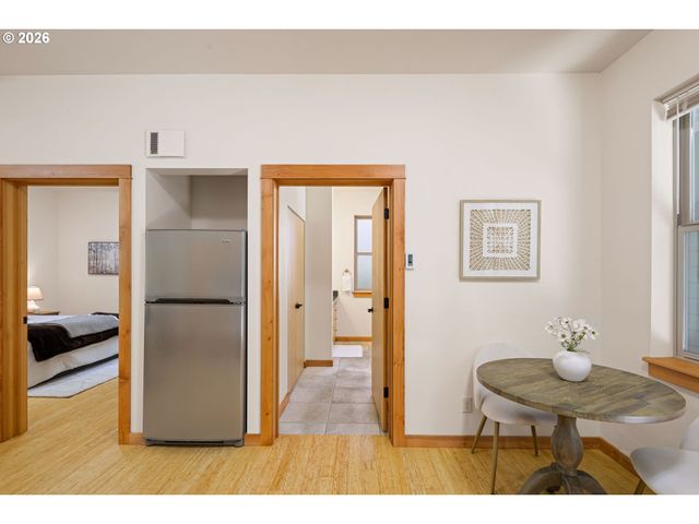 31 MARLBORO Ln, Eugene, OR 97405