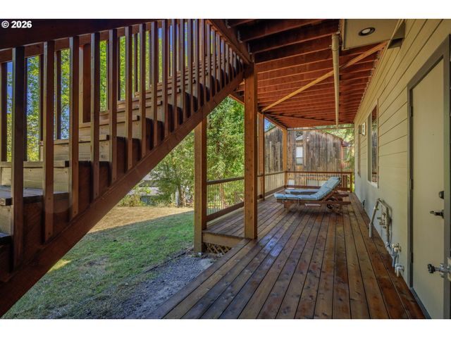 31 MARLBORO Ln, Eugene, OR 97405