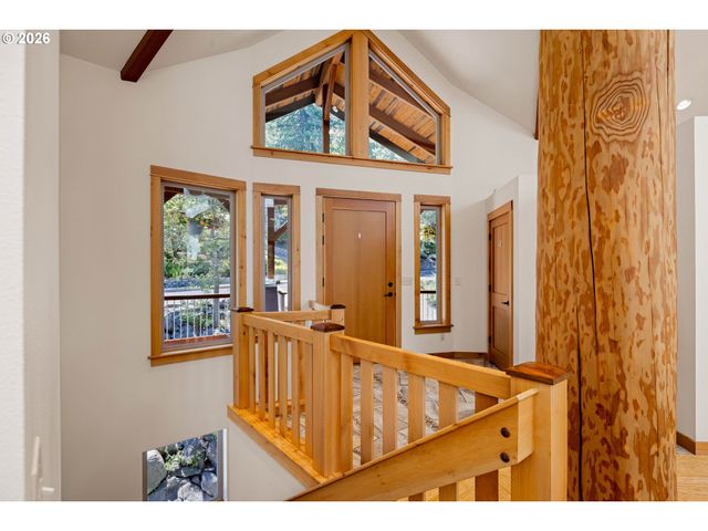 31 MARLBORO Ln, Eugene, OR 97405