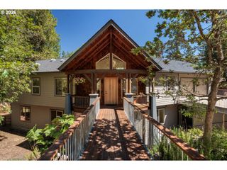 31 MARLBORO Ln, Eugene, OR 97405