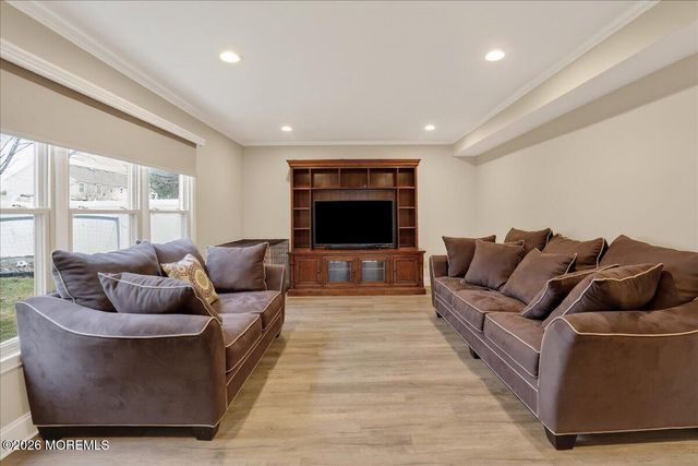 15 Prides Lane, Englishtown, NJ 07726