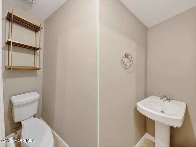 15 Prides Lane, Englishtown, NJ 07726