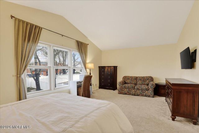 15 Prides Lane, Englishtown, NJ 07726