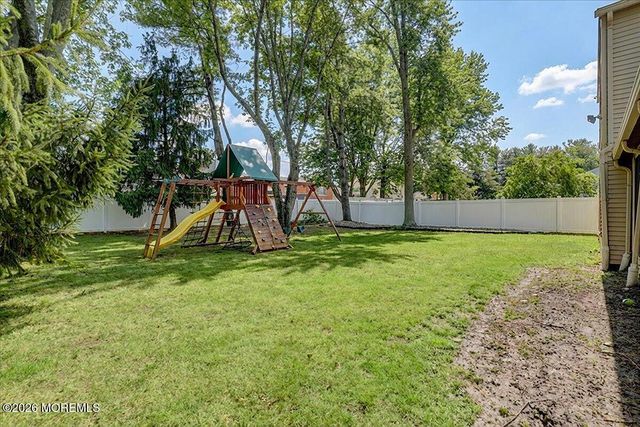 15 Prides Lane, Englishtown, NJ 07726