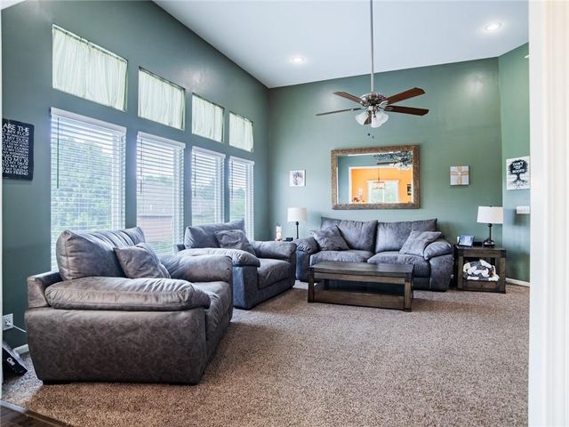 12216 Merion Drive, Kansas City, KS 66109