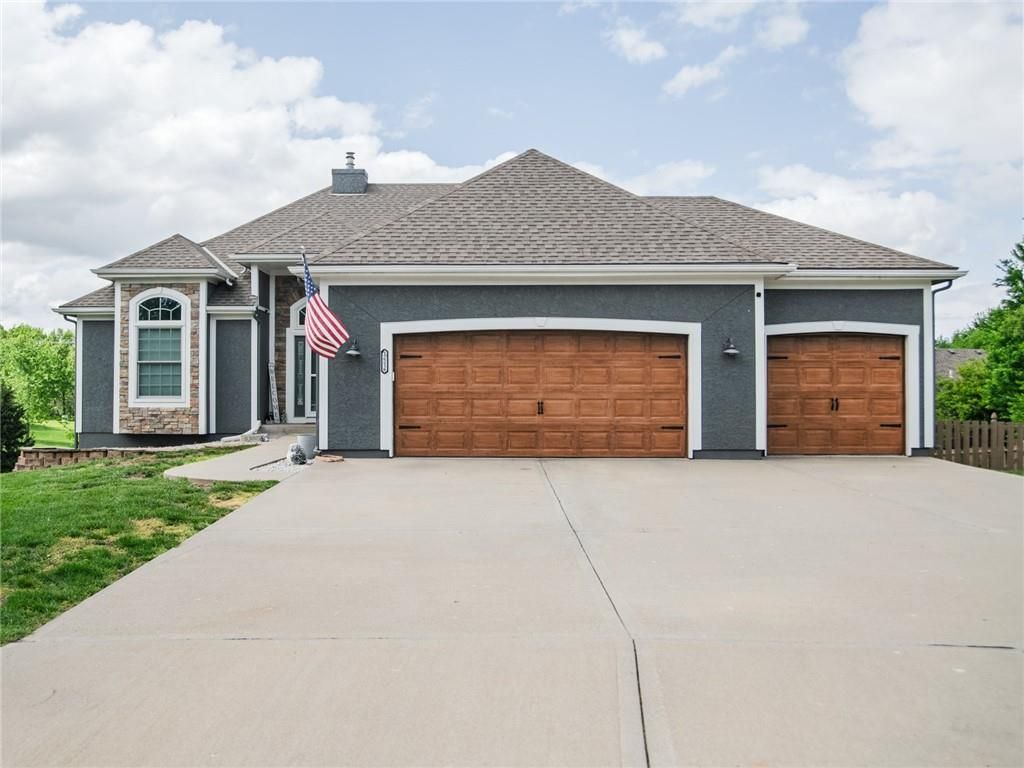 12216 Merion Drive, Kansas City, KS 66109