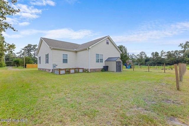 1441 Haw Branch Road, Beulaville, NC 28518