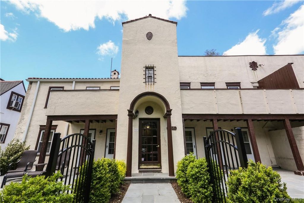 107 Kensington Road 2, Bronxville, NY 10708