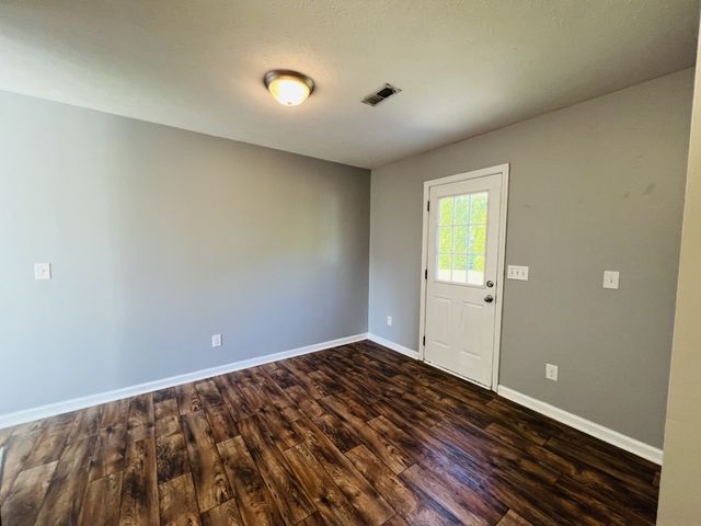 10 Boone Dr, Fayetteville, TN 37334