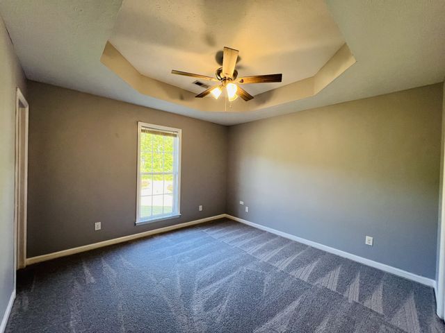 10 Boone Dr, Fayetteville, TN 37334