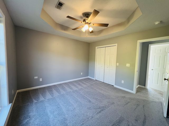 10 Boone Dr, Fayetteville, TN 37334
