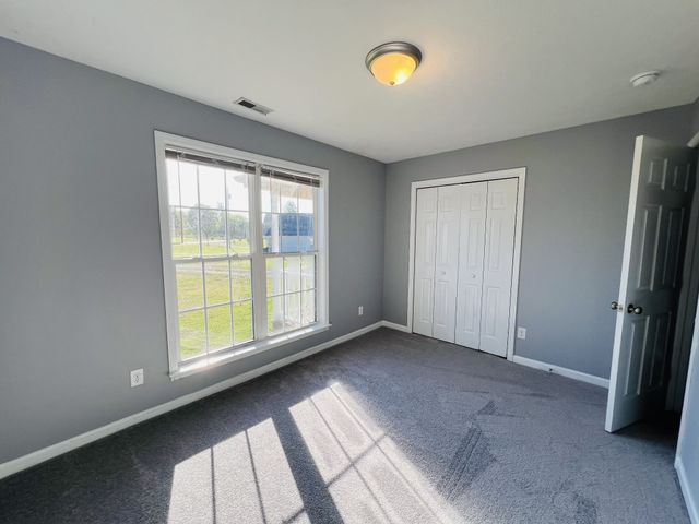 10 Boone Dr, Fayetteville, TN 37334