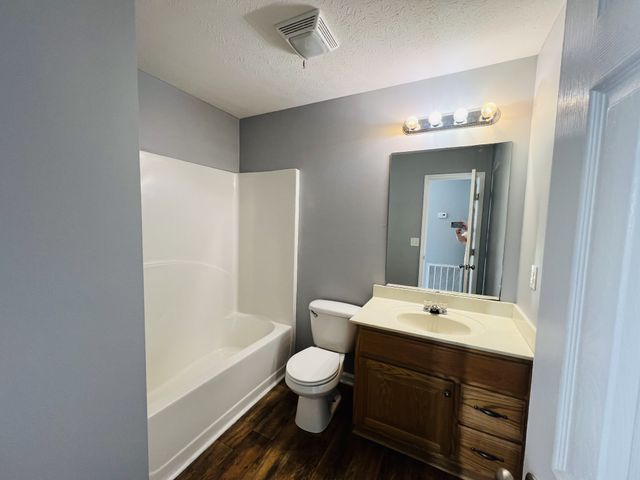 10 Boone Dr, Fayetteville, TN 37334