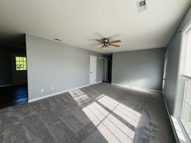 10 Boone Dr, Fayetteville, TN 37334