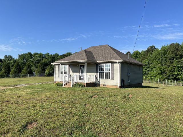 10 Boone Dr, Fayetteville, TN 37334