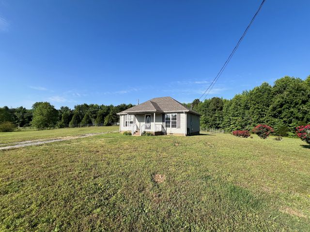 10 Boone Dr, Fayetteville, TN 37334