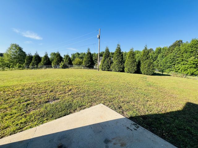 10 Boone Dr, Fayetteville, TN 37334