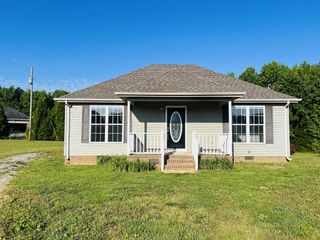 10 Boone Dr, Fayetteville, TN 37334