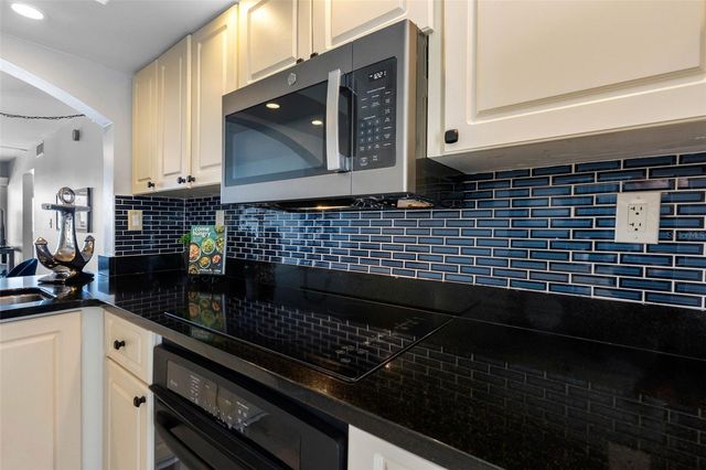 6372 PALMA DEL MAR BOULEVARD S 304, St Petersburg, FL 33715