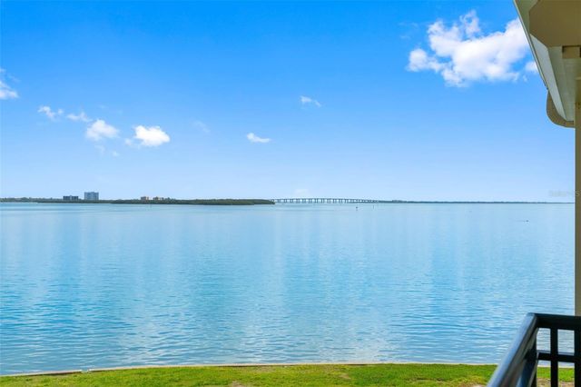 6372 PALMA DEL MAR BOULEVARD S 304, St Petersburg, FL 33715