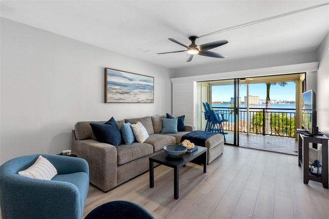 6372 PALMA DEL MAR BOULEVARD S 304, St Petersburg, FL 33715