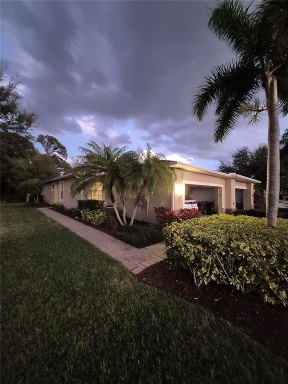 Image 2 of property listing at 29696 ONTARIO COURT, Englewood, FL 34223