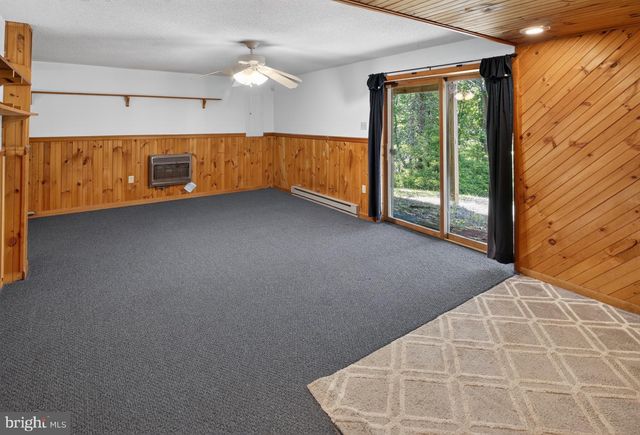 434 SCENIC DR, Albrightsville, PA 18210