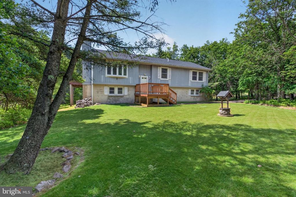434 SCENIC DR, Albrightsville, PA 18210