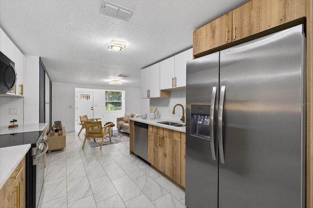 7806 E 114TH AVENUE, Tampa, FL 33617