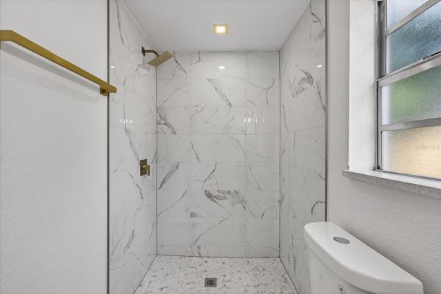 7806 E 114TH AVENUE, Tampa, FL 33617