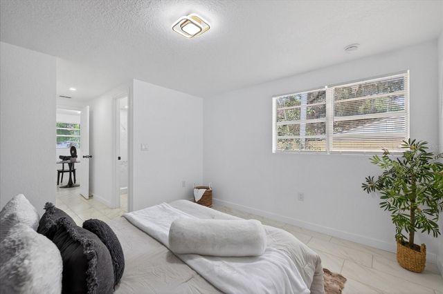 7806 E 114TH AVENUE, Tampa, FL 33617