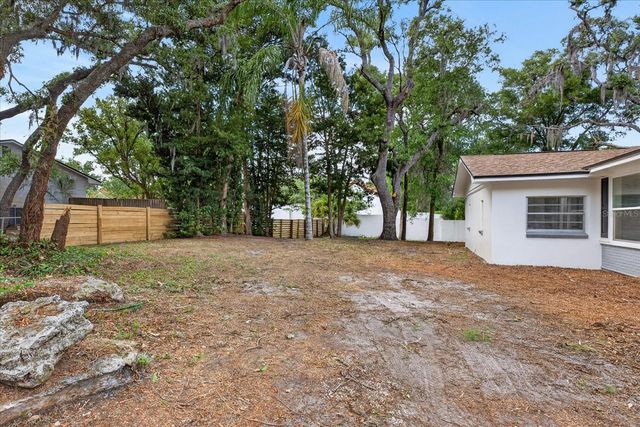 7806 E 114TH AVENUE, Tampa, FL 33617