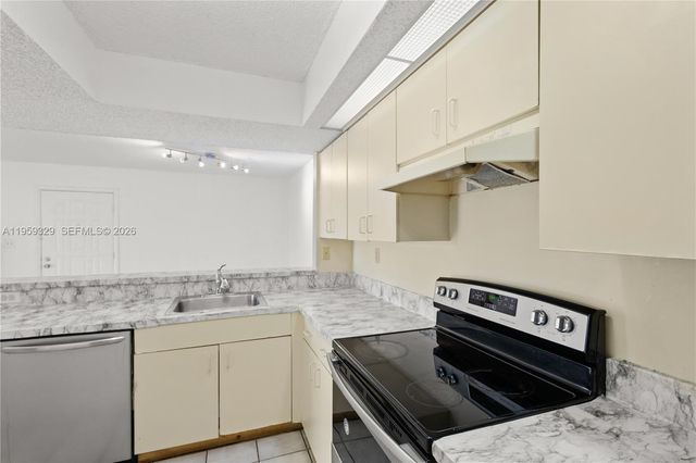 8650 SW 212th St 303, Cutler Bay, FL 33189