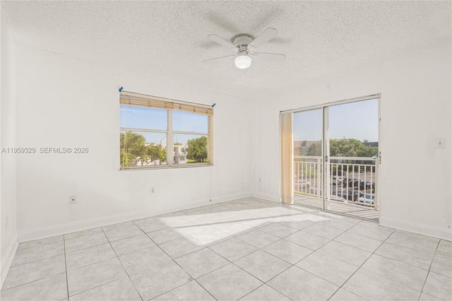8650 SW 212th St 303, Cutler Bay, FL 33189