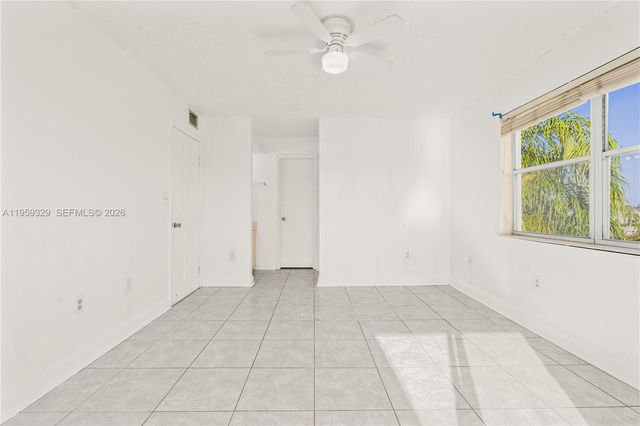 8650 SW 212th St 303, Cutler Bay, FL 33189