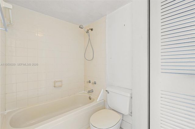 8650 SW 212th St 303, Cutler Bay, FL 33189