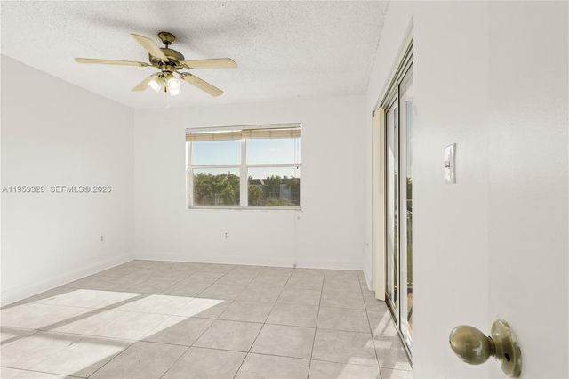8650 SW 212th St 303, Cutler Bay, FL 33189
