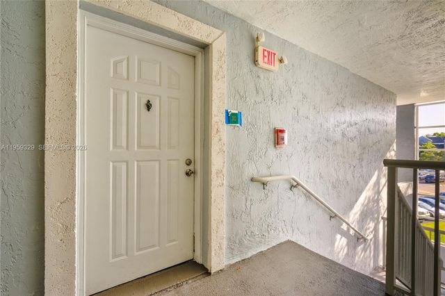 8650 SW 212th St 303, Cutler Bay, FL 33189