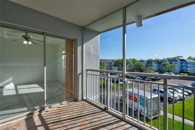 8650 SW 212th St 303, Cutler Bay, FL 33189