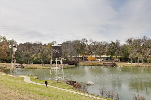 10813 Valor Trail, Fort Worth, TX 76108