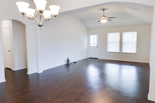 10813 Valor Trail, Fort Worth, TX 76108