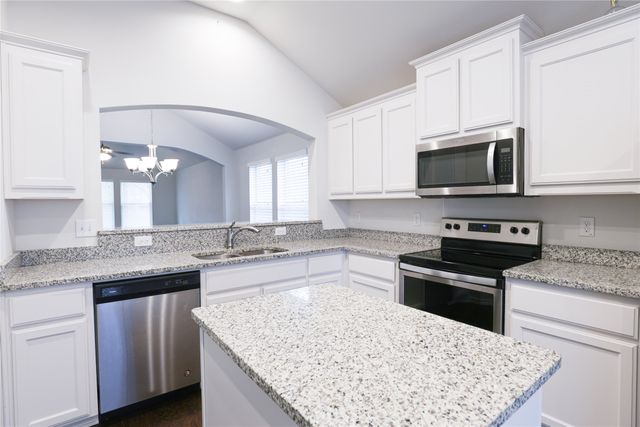 10813 Valor Trail, Fort Worth, TX 76108