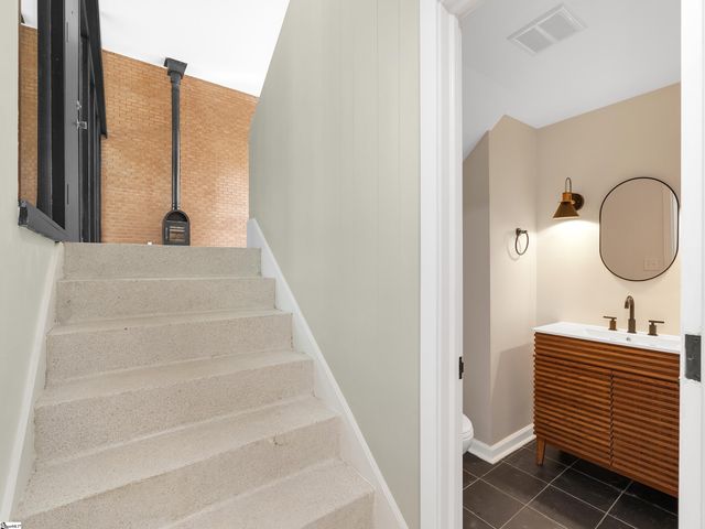 305 Botany Road, Greenville, SC 29615