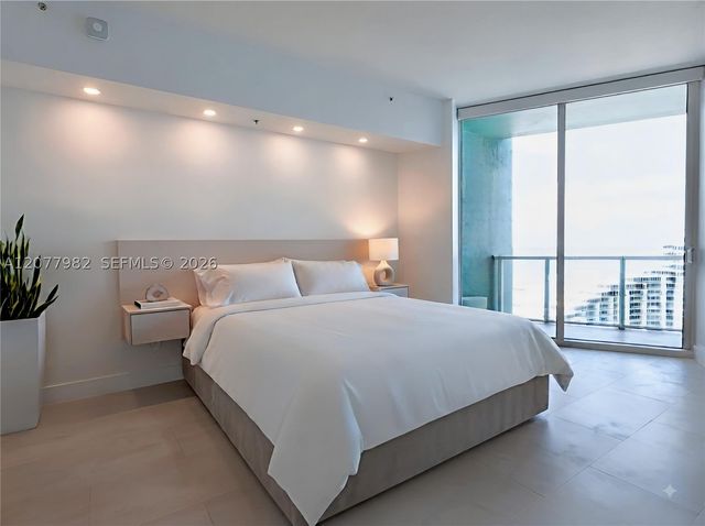 1900 N Bayshore Dr 5004, Miami, FL 33132