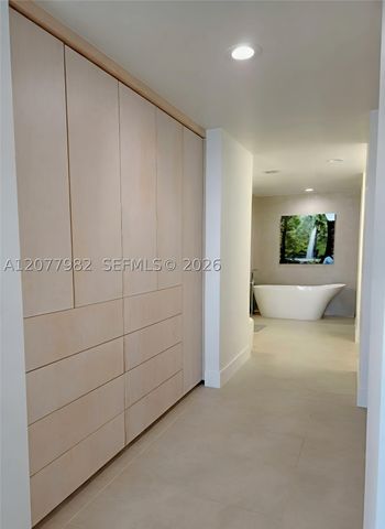 1900 N Bayshore Dr 5004, Miami, FL 33132