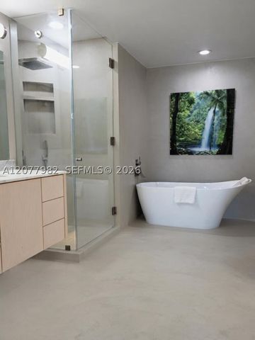 1900 N Bayshore Dr 5004, Miami, FL 33132